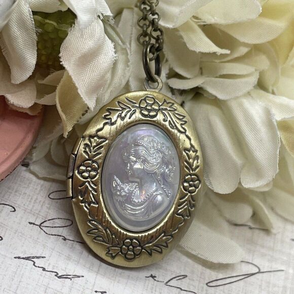 Bronze Locket White Pearl Lady Victorian Maiden Necklace Gift Mom Easter Wife - Picture 4 of 16